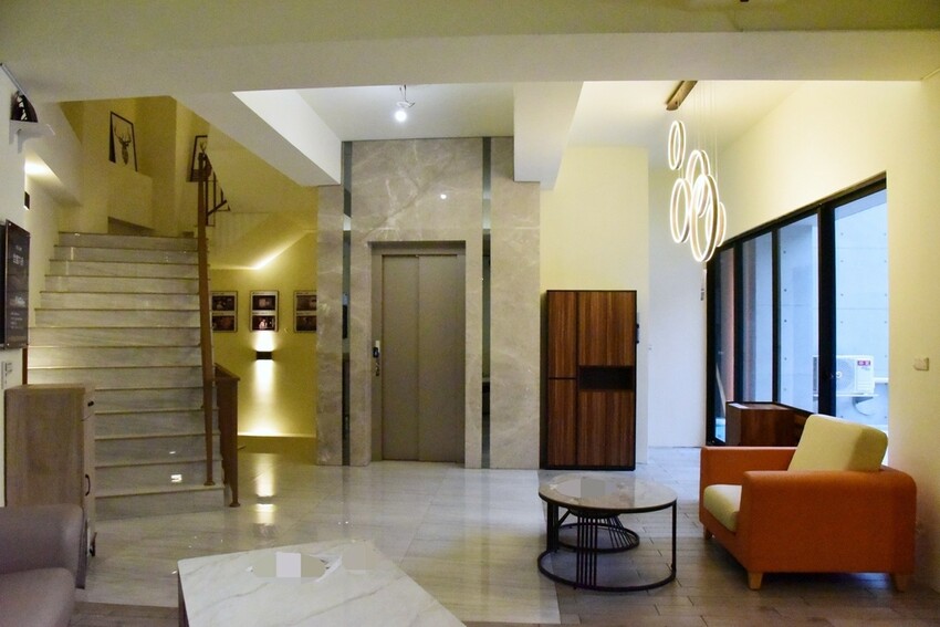 億家具批發倉庫 高雄店|