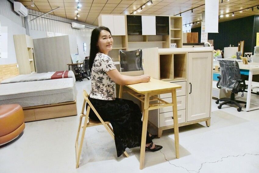 億家具批發倉庫 屏東店|