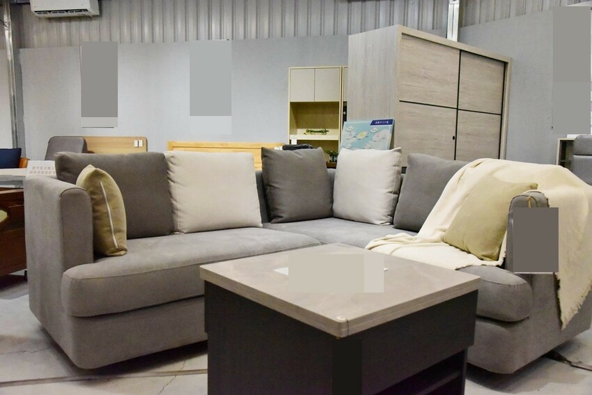 億家具批發倉庫 屏東店|