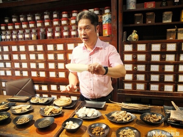 嘉義大林鎮景點【泰成藥行】全嘉義第一間中藥文物館!AR數位互