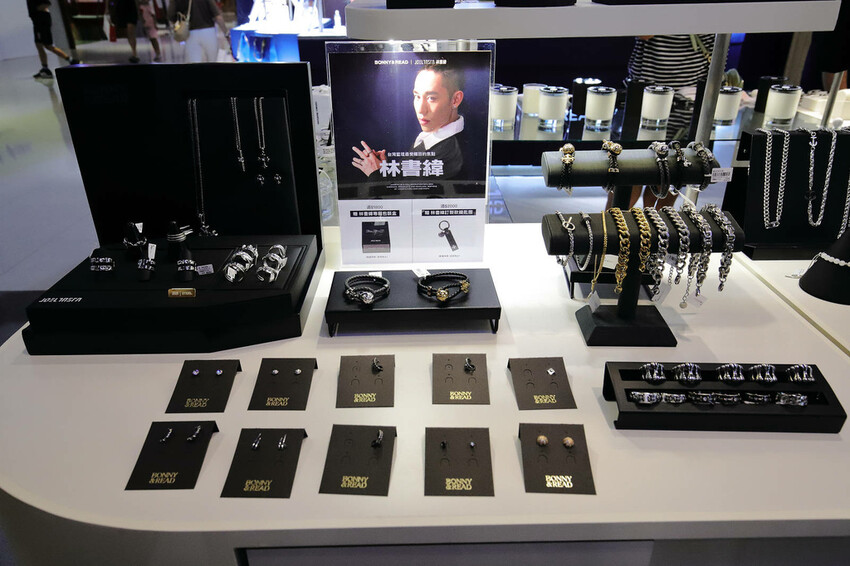 悠遊逛週年慶!讓你優雅逛街也不失美麗!輕鬆享優惠〜饗美食〜想