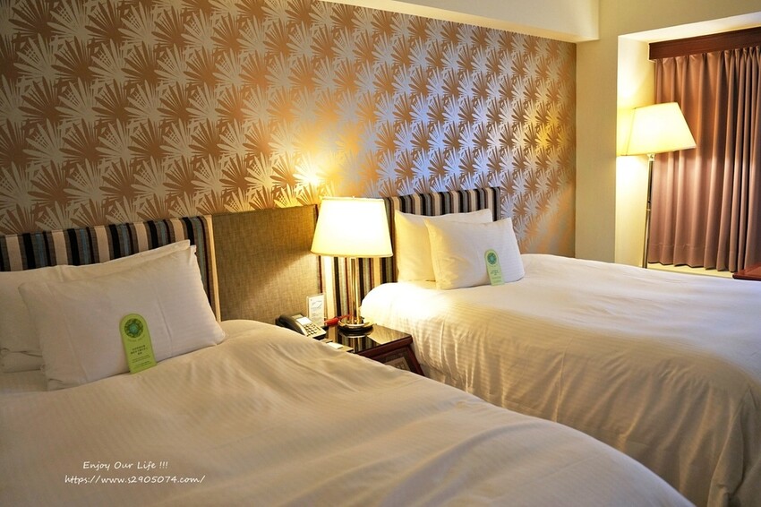 高雄市新興區高雄-福華大飯店➤高CP值✔有泳池、小遊戲室✔高樓層景觀餐廰