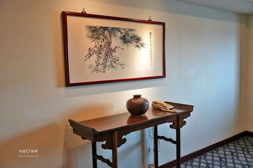 高雄市新興區高雄-福華大飯店➤高CP值✔有泳池、小遊戲室✔高樓層景觀餐廰