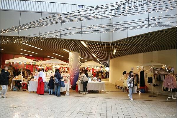 [桃園]桃園市立圖書館總館|假日親子共讀好去處，分齡分眾閱覽