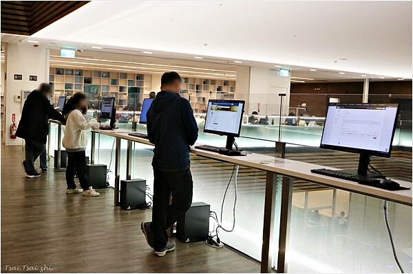 [桃園]桃園市立圖書館總館|假日親子共讀好去處，分齡分眾閱覽