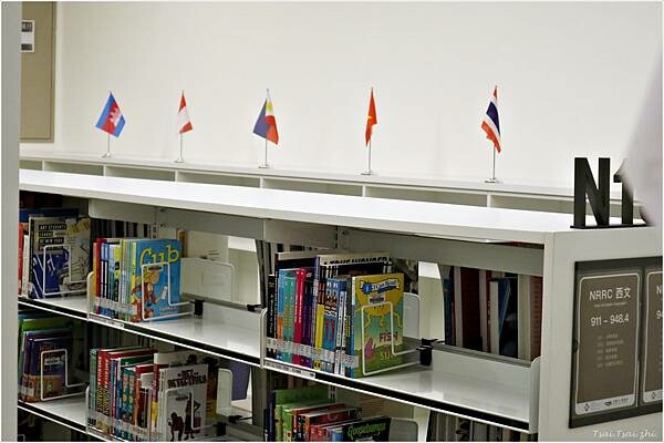 [桃園景點]桃園市立圖書館總館|假日親子共讀好去處，分齡分眾