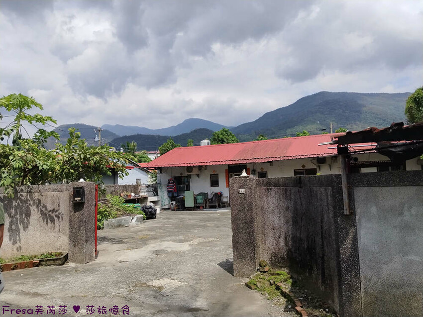 高雄市六龜區高雄旅遊│客庄山城趣│騎乘電輔車逛新威森林公園.六龜傳統辦桌菜+老街巡禮+檨仔腳DIY窯烤麵包.入住寶來