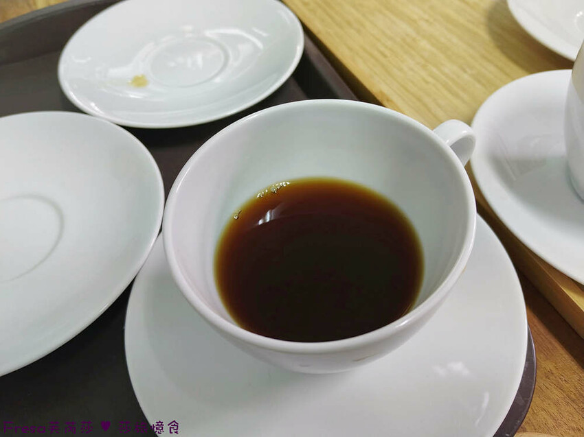 高雄市六龜區高雄旅遊│客庄山城趣│騎乘電輔車逛新威森林公園.六龜傳統辦桌菜+老街巡禮+檨仔腳DIY窯烤麵包.入住寶來