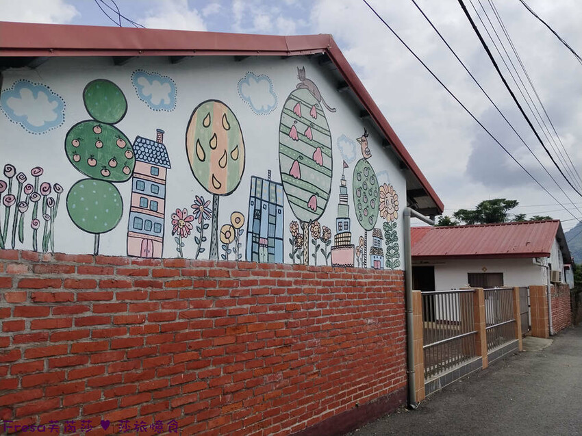 高雄市六龜區高雄旅遊│客庄山城趣│騎乘電輔車逛新威森林公園.六龜傳統辦桌菜+老街巡禮+檨仔腳DIY窯烤麵包.入住寶來