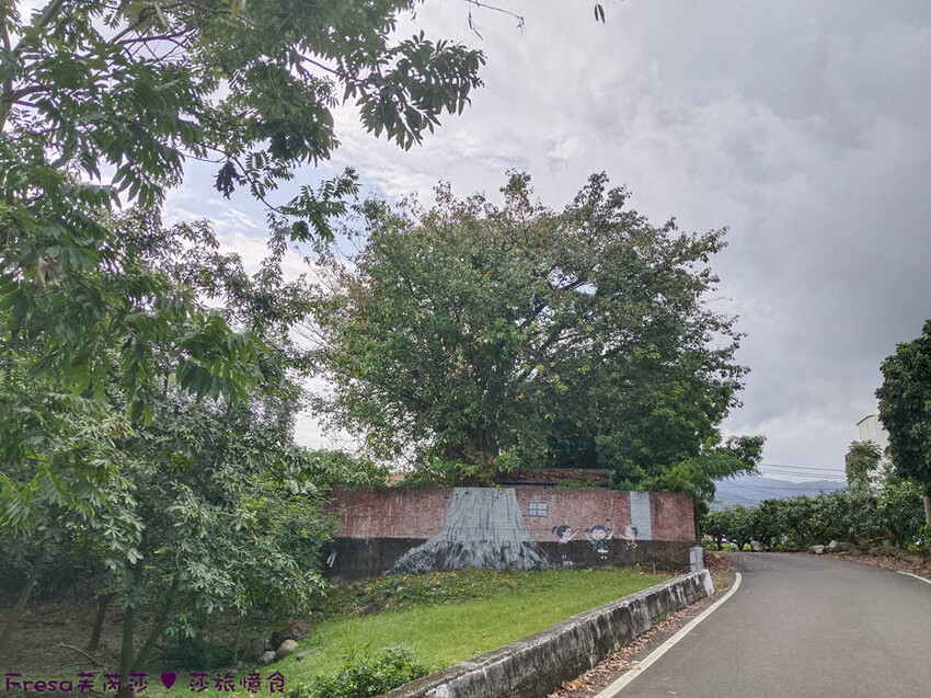 高雄市六龜區高雄旅遊│客庄山城趣│騎乘電輔車逛新威森林公園.六龜傳統辦桌菜+老街巡禮+檨仔腳DIY窯烤麵包.入住寶來