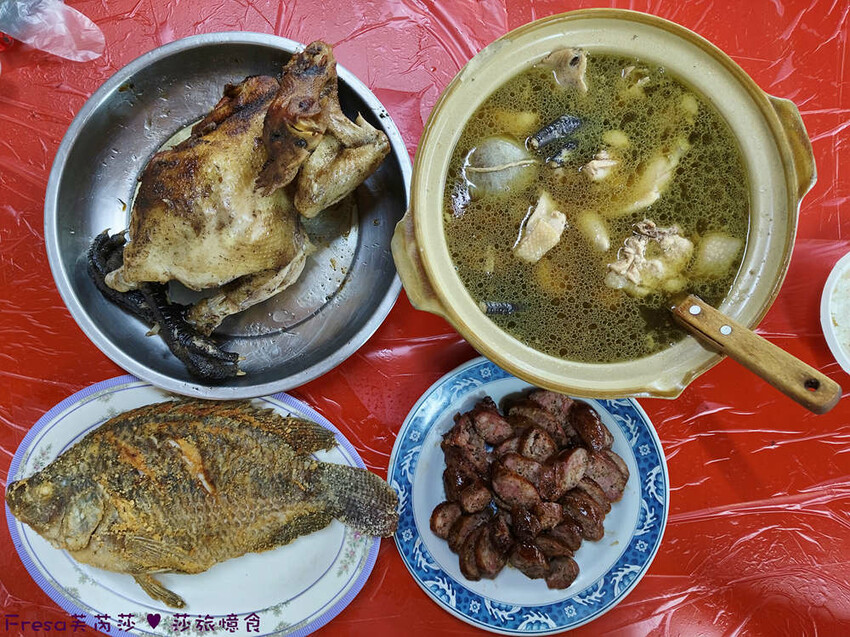 高雄市六龜區高雄旅遊│客庄山城趣│騎乘電輔車逛新威森林公園.六龜傳統辦桌菜+老街巡禮+檨仔腳DIY窯烤麵包.入住寶來