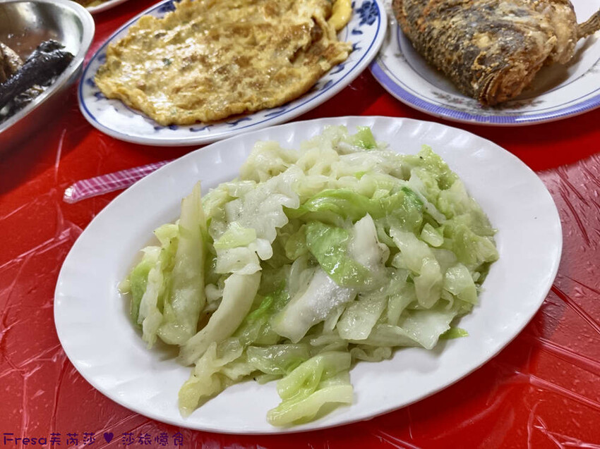 高雄市六龜區高雄旅遊│客庄山城趣│騎乘電輔車逛新威森林公園.六龜傳統辦桌菜+老街巡禮+檨仔腳DIY窯烤麵包.入住寶來