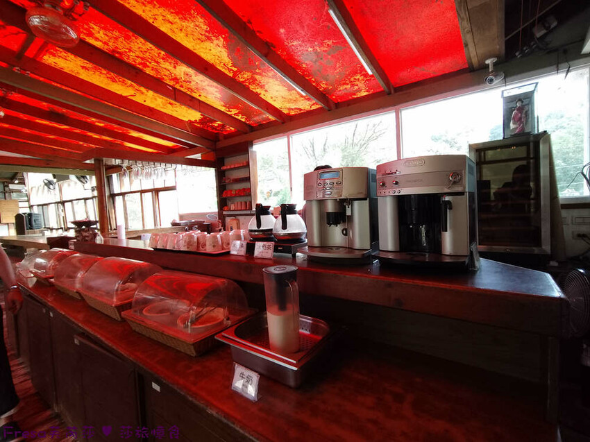 高雄市六龜區高雄旅遊│客庄山城趣│騎乘電輔車逛新威森林公園.六龜傳統辦桌菜+老街巡禮+檨仔腳DIY窯烤麵包.入住寶來