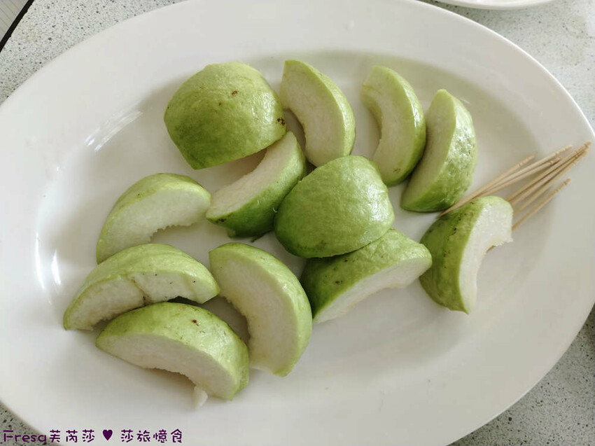 高雄市六龜區高雄旅遊│客庄山城趣│騎乘電輔車逛新威森林公園.六龜傳統辦桌菜+老街巡禮+檨仔腳DIY窯烤麵包.入住寶來