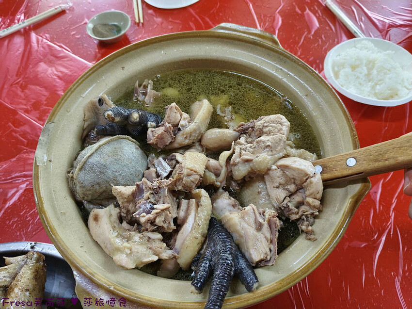 高雄市六龜區高雄旅遊│客庄山城趣│騎乘電輔車逛新威森林公園.六龜傳統辦桌菜+老街巡禮+檨仔腳DIY窯烤麵包.入住寶來