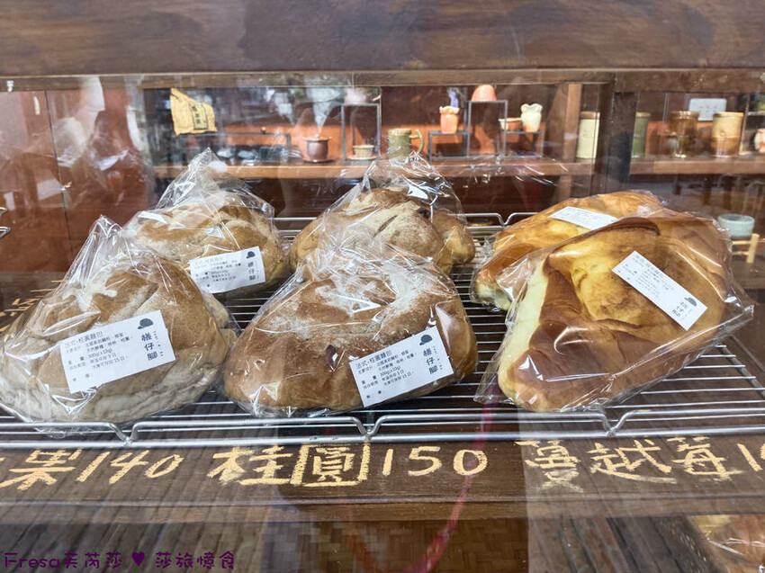 高雄市六龜區高雄旅遊│客庄山城趣│騎乘電輔車逛新威森林公園.六龜傳統辦桌菜+老街巡禮+檨仔腳DIY窯烤麵包.入住寶來