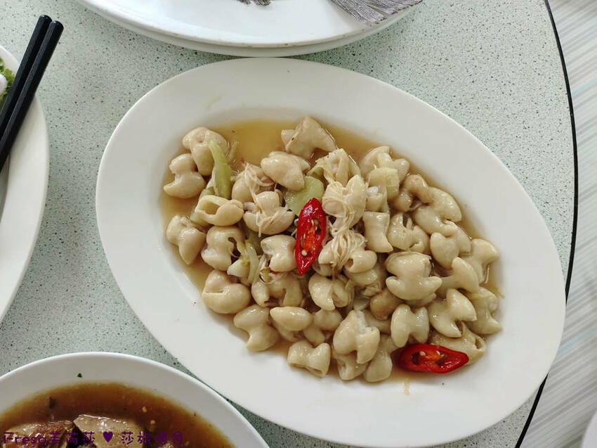 高雄市六龜區高雄旅遊│客庄山城趣│騎乘電輔車逛新威森林公園.六龜傳統辦桌菜+老街巡禮+檨仔腳DIY窯烤麵包.入住寶來