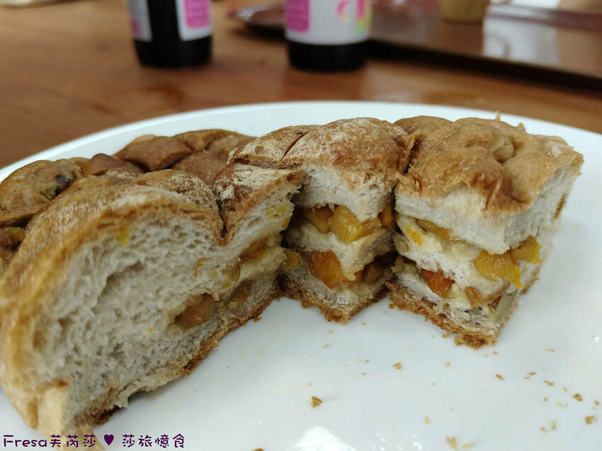 高雄市六龜區高雄旅遊│客庄山城趣│騎乘電輔車逛新威森林公園.六龜傳統辦桌菜+老街巡禮+檨仔腳DIY窯烤麵包.入住寶來