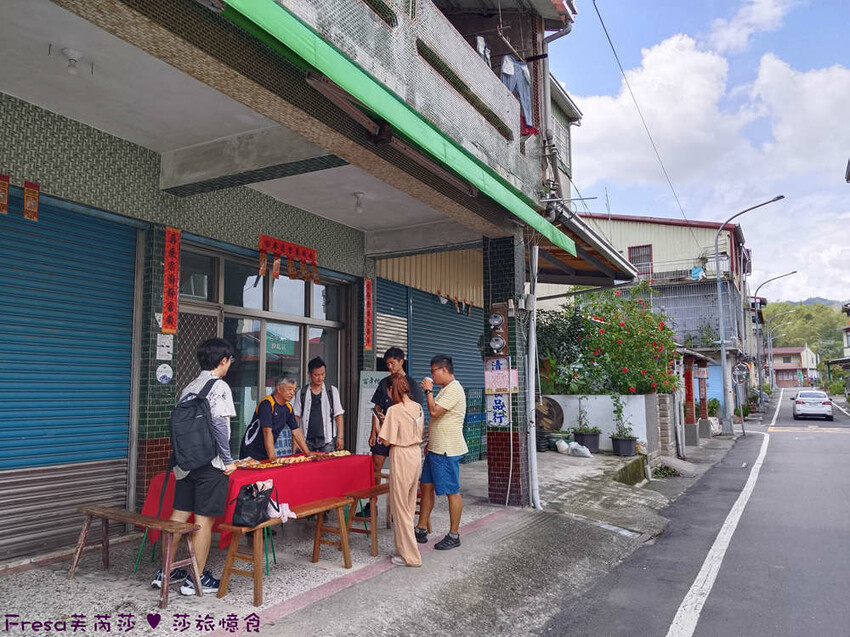 高雄市六龜區高雄旅遊│客庄山城趣│騎乘電輔車逛新威森林公園.六龜傳統辦桌菜+老街巡禮+檨仔腳DIY窯烤麵包.入住寶來