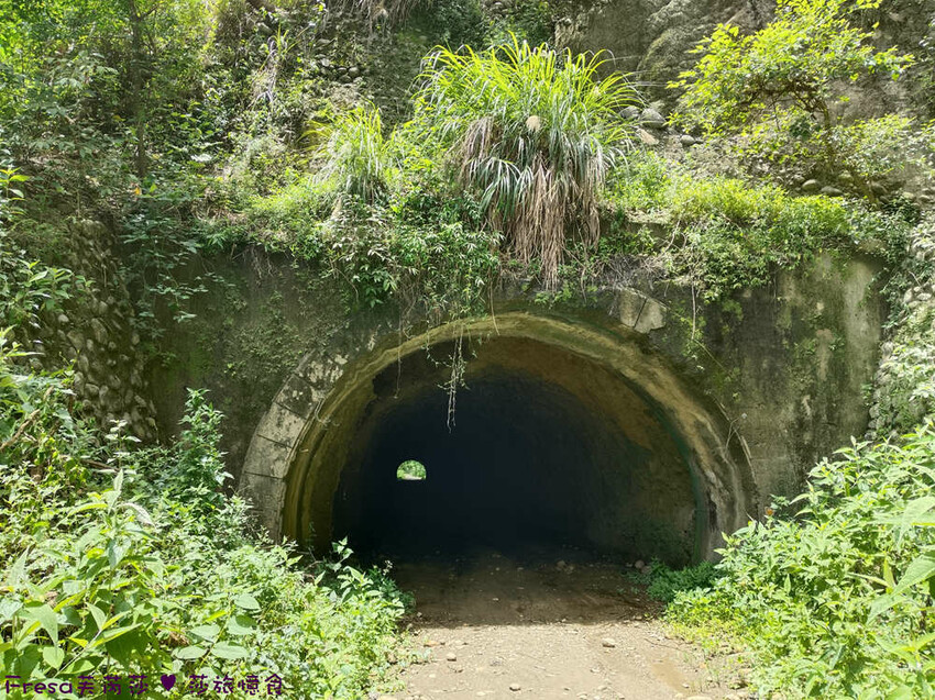 高雄市六龜區高雄旅遊│客庄山城趣│騎乘電輔車逛新威森林公園.六龜傳統辦桌菜+老街巡禮+檨仔腳DIY窯烤麵包.入住寶來