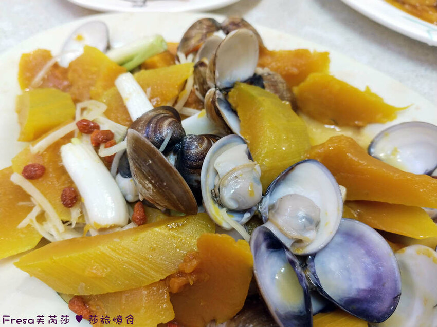 高雄市六龜區高雄旅遊│客庄山城趣│騎乘電輔車逛新威森林公園.六龜傳統辦桌菜+老街巡禮+檨仔腳DIY窯烤麵包.入住寶來