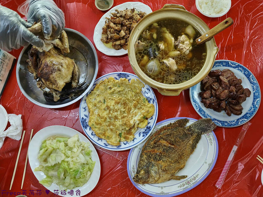 高雄市六龜區高雄旅遊│客庄山城趣│騎乘電輔車逛新威森林公園.六龜傳統辦桌菜+老街巡禮+檨仔腳DIY窯烤麵包.入住寶來