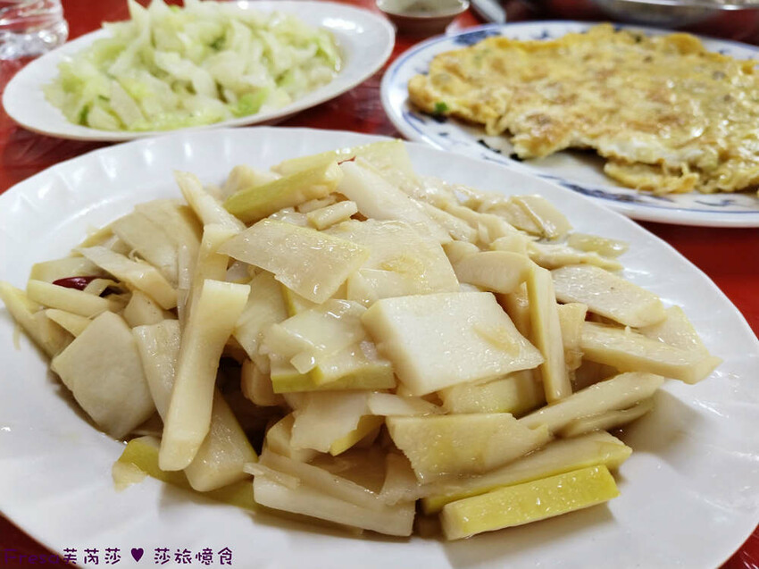 高雄市六龜區高雄旅遊│客庄山城趣│騎乘電輔車逛新威森林公園.六龜傳統辦桌菜+老街巡禮+檨仔腳DIY窯烤麵包.入住寶來