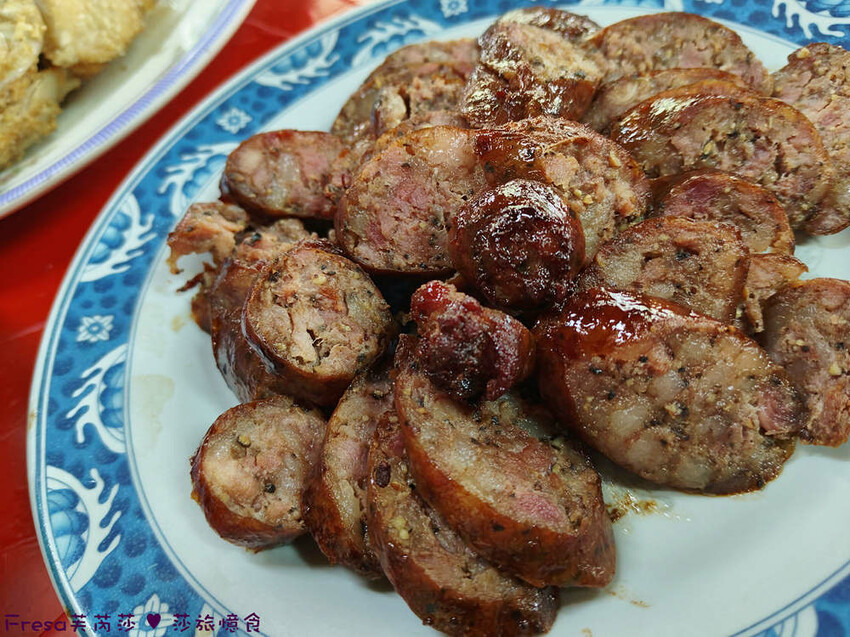 高雄市六龜區高雄旅遊│客庄山城趣│騎乘電輔車逛新威森林公園.六龜傳統辦桌菜+老街巡禮+檨仔腳DIY窯烤麵包.入住寶來