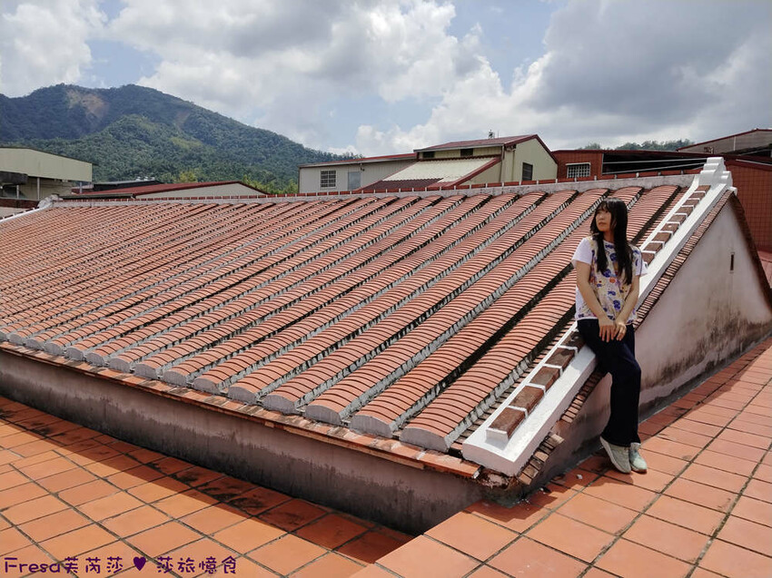 高雄市六龜區高雄旅遊│客庄山城趣│騎乘電輔車逛新威森林公園.六龜傳統辦桌菜+老街巡禮+檨仔腳DIY窯烤麵包.入住寶來