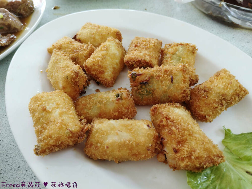 高雄市六龜區高雄旅遊│客庄山城趣│騎乘電輔車逛新威森林公園.六龜傳統辦桌菜+老街巡禮+檨仔腳DIY窯烤麵包.入住寶來