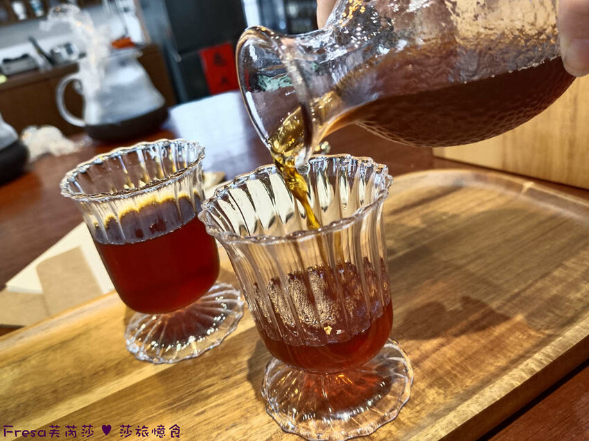 高雄市六龜區高雄旅遊│客庄山城趣│騎乘電輔車逛新威森林公園.六龜傳統辦桌菜+老街巡禮+檨仔腳DIY窯烤麵包.入住寶來