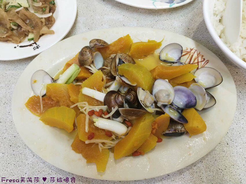 高雄市六龜區高雄旅遊│客庄山城趣│騎乘電輔車逛新威森林公園.六龜傳統辦桌菜+老街巡禮+檨仔腳DIY窯烤麵包.入住寶來