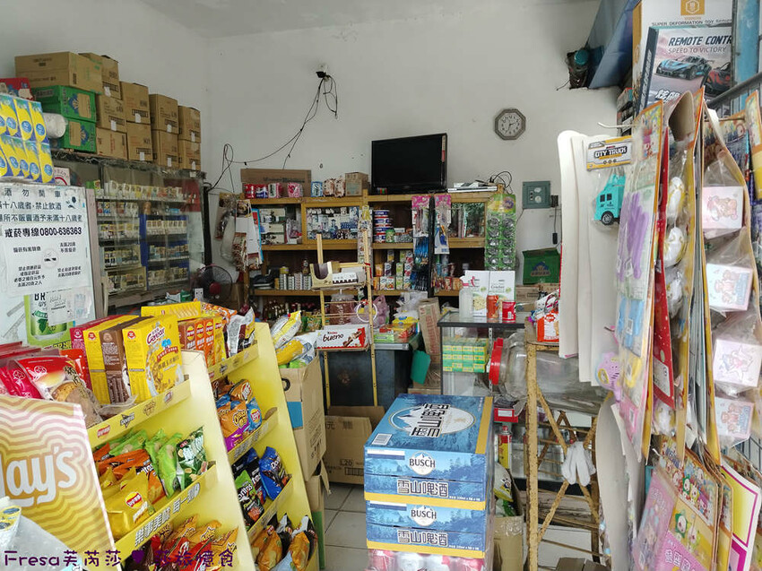 高雄市六龜區高雄旅遊│客庄山城趣│騎乘電輔車逛新威森林公園.六龜傳統辦桌菜+老街巡禮+檨仔腳DIY窯烤麵包.入住寶來