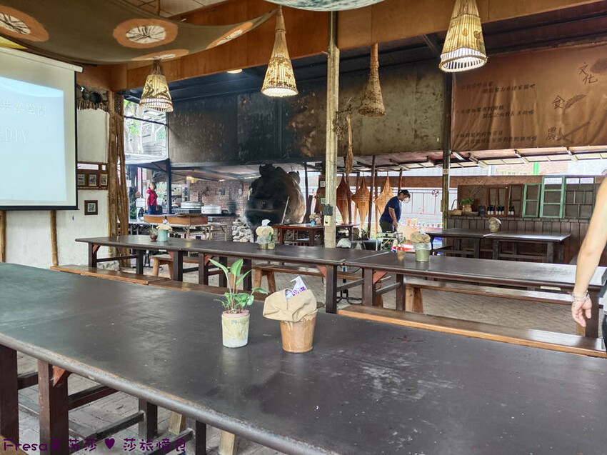 高雄市六龜區高雄旅遊│客庄山城趣│騎乘電輔車逛新威森林公園.六龜傳統辦桌菜+老街巡禮+檨仔腳DIY窯烤麵包.入住寶來