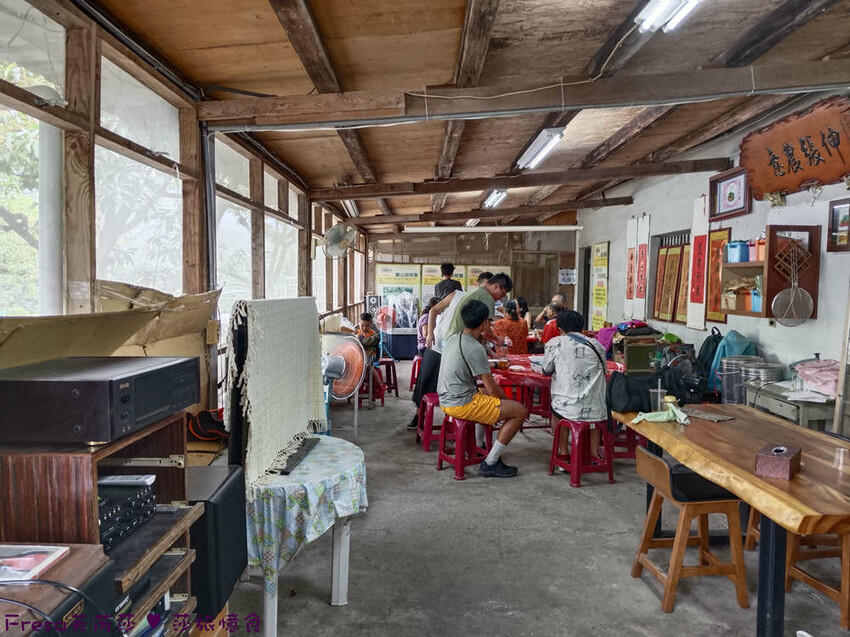 高雄市六龜區高雄旅遊│客庄山城趣│騎乘電輔車逛新威森林公園.六龜傳統辦桌菜+老街巡禮+檨仔腳DIY窯烤麵包.入住寶來