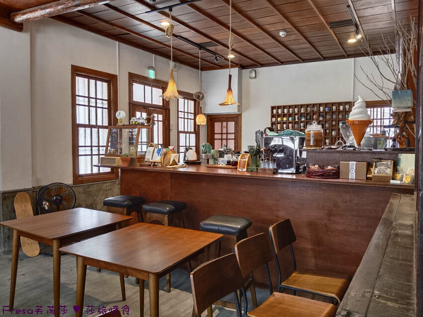 高雄市六龜區高雄旅遊│客庄山城趣│騎乘電輔車逛新威森林公園.六龜傳統辦桌菜+老街巡禮+檨仔腳DIY窯烤麵包.入住寶來