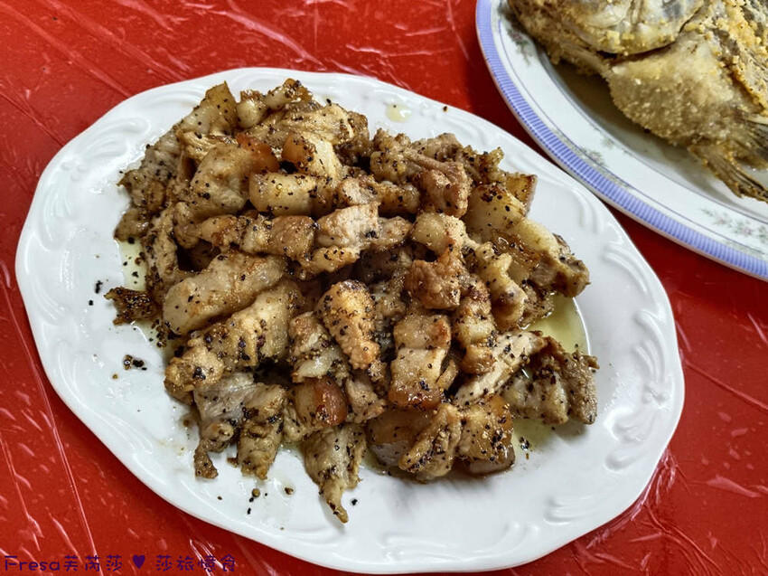 高雄市六龜區高雄旅遊│客庄山城趣│騎乘電輔車逛新威森林公園.六龜傳統辦桌菜+老街巡禮+檨仔腳DIY窯烤麵包.入住寶來