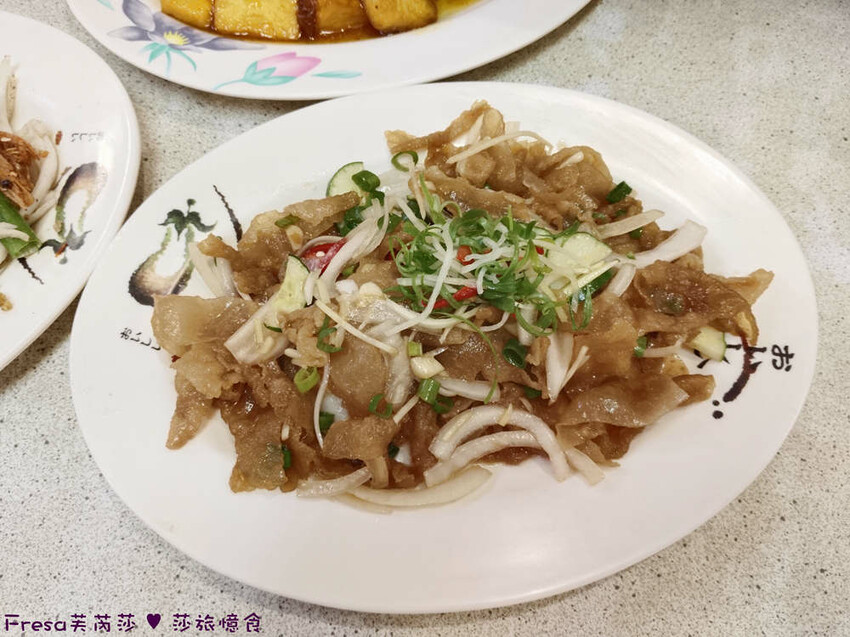 高雄市六龜區高雄旅遊│客庄山城趣│騎乘電輔車逛新威森林公園.六龜傳統辦桌菜+老街巡禮+檨仔腳DIY窯烤麵包.入住寶來