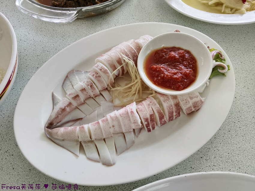 高雄市六龜區高雄旅遊│客庄山城趣│騎乘電輔車逛新威森林公園.六龜傳統辦桌菜+老街巡禮+檨仔腳DIY窯烤麵包.入住寶來