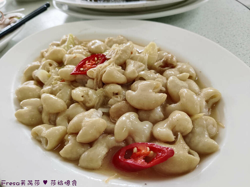 高雄市六龜區高雄旅遊│客庄山城趣│騎乘電輔車逛新威森林公園.六龜傳統辦桌菜+老街巡禮+檨仔腳DIY窯烤麵包.入住寶來