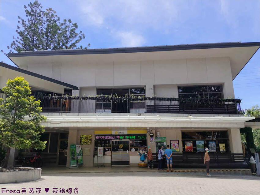 高雄市六龜區高雄旅遊│客庄山城趣│騎乘電輔車逛新威森林公園.六龜傳統辦桌菜+老街巡禮+檨仔腳DIY窯烤麵包.入住寶來