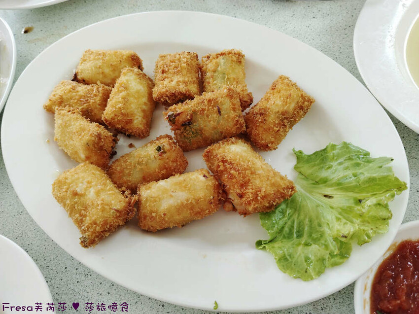 高雄市六龜區高雄旅遊│客庄山城趣│騎乘電輔車逛新威森林公園.六龜傳統辦桌菜+老街巡禮+檨仔腳DIY窯烤麵包.入住寶來