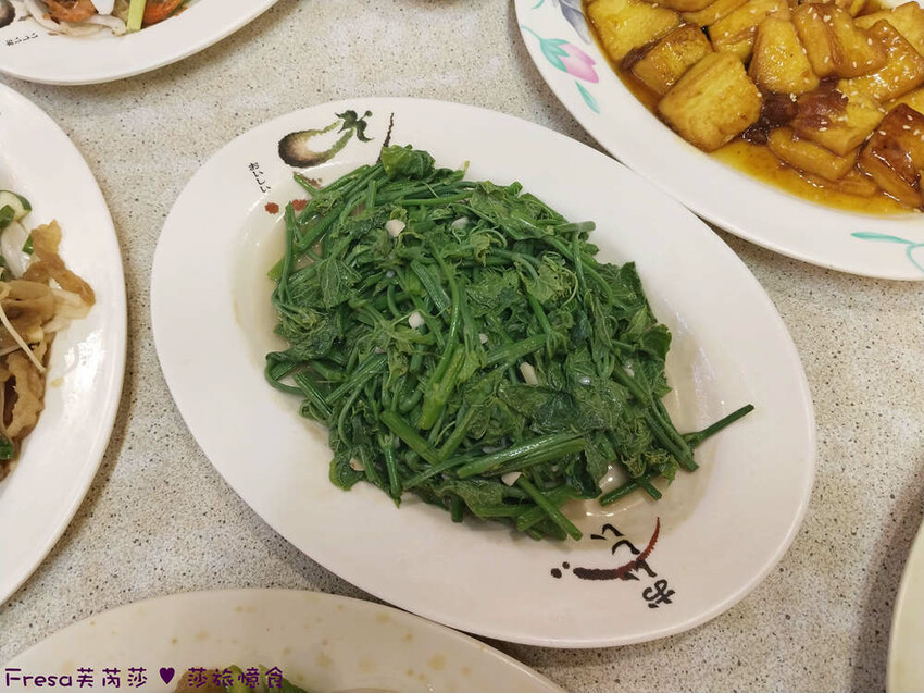 高雄市六龜區高雄旅遊│客庄山城趣│騎乘電輔車逛新威森林公園.六龜傳統辦桌菜+老街巡禮+檨仔腳DIY窯烤麵包.入住寶來