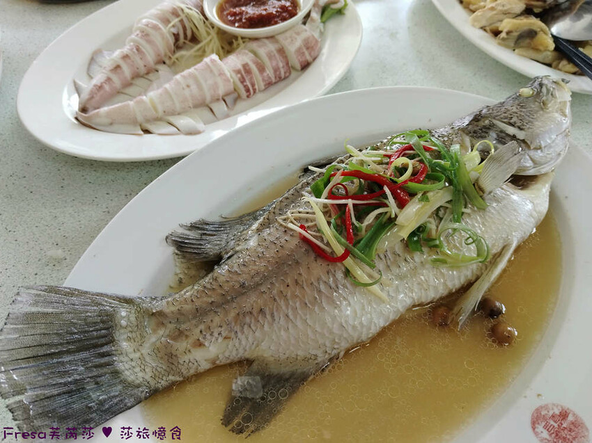 高雄市六龜區高雄旅遊│客庄山城趣│騎乘電輔車逛新威森林公園.六龜傳統辦桌菜+老街巡禮+檨仔腳DIY窯烤麵包.入住寶來