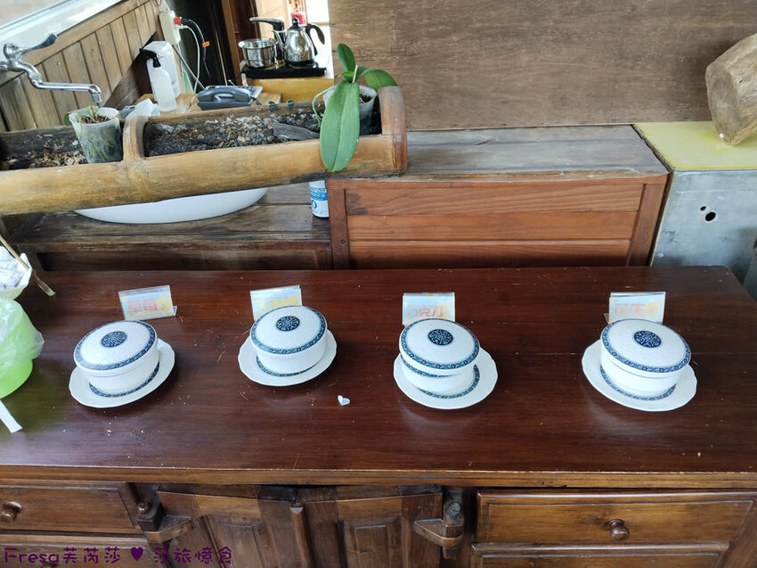 高雄市六龜區高雄旅遊│客庄山城趣│騎乘電輔車逛新威森林公園.六龜傳統辦桌菜+老街巡禮+檨仔腳DIY窯烤麵包.入住寶來