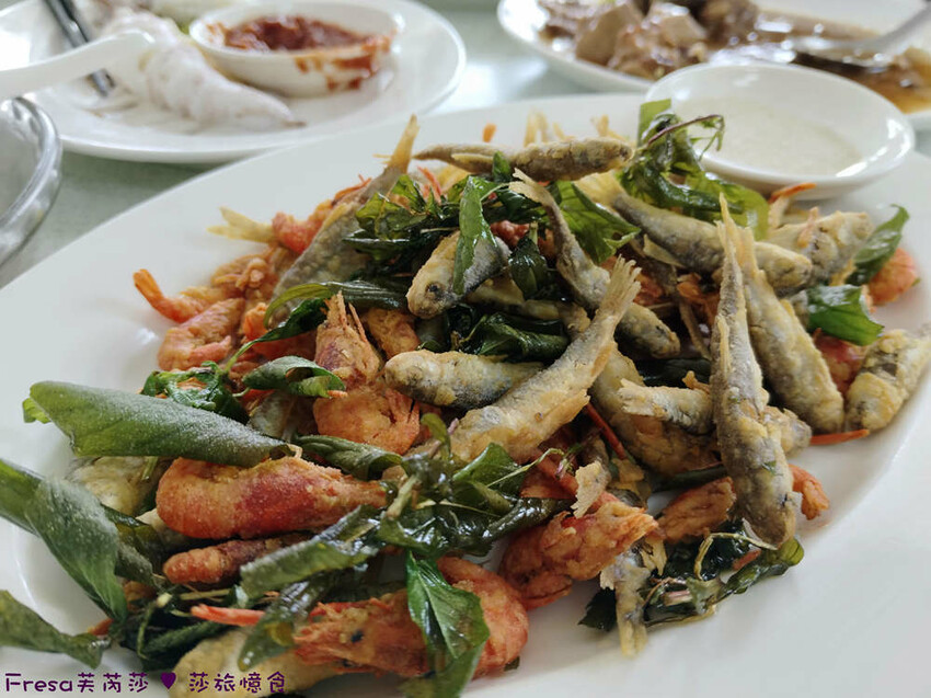 高雄市六龜區高雄旅遊│客庄山城趣│騎乘電輔車逛新威森林公園.六龜傳統辦桌菜+老街巡禮+檨仔腳DIY窯烤麵包.入住寶來