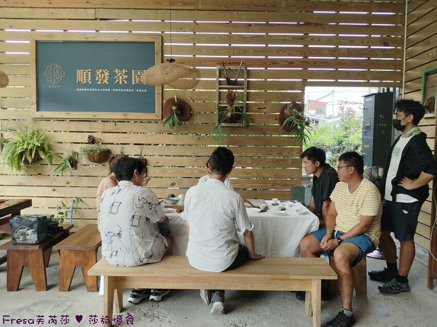 高雄市六龜區高雄旅遊│客庄山城趣│騎乘電輔車逛新威森林公園.六龜傳統辦桌菜+老街巡禮+檨仔腳DIY窯烤麵包.入住寶來