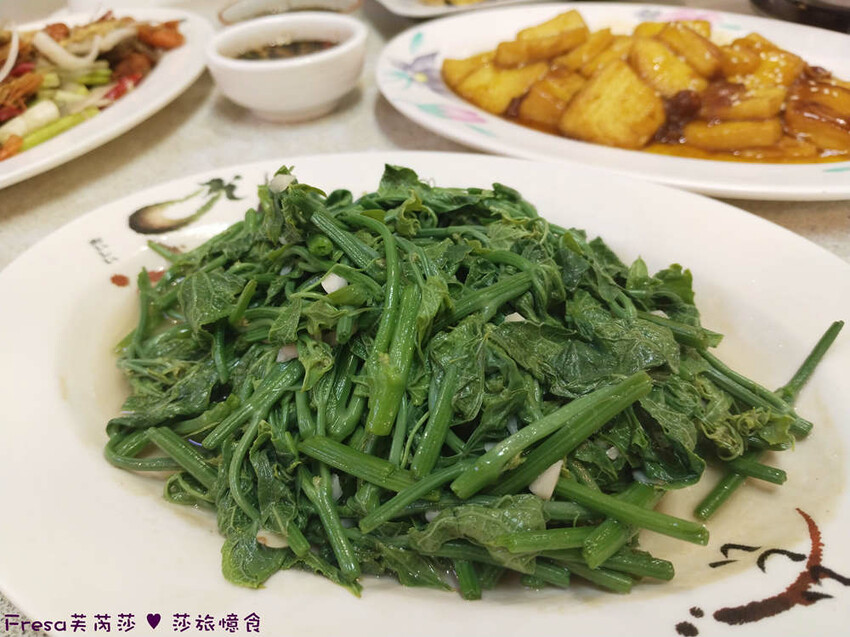 高雄市六龜區高雄旅遊│客庄山城趣│騎乘電輔車逛新威森林公園.六龜傳統辦桌菜+老街巡禮+檨仔腳DIY窯烤麵包.入住寶來