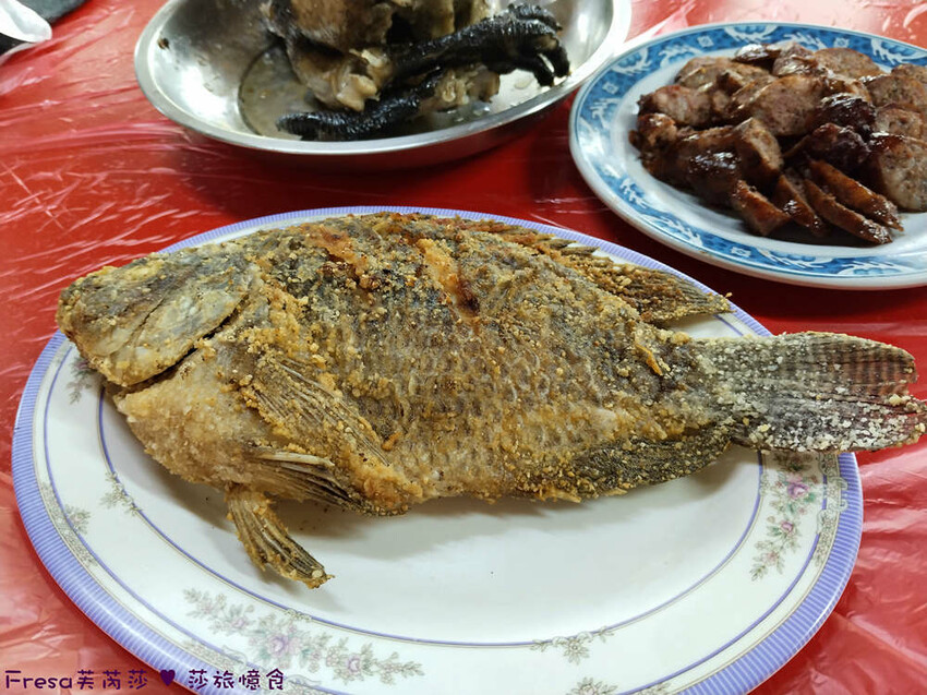 高雄市六龜區高雄旅遊│客庄山城趣│騎乘電輔車逛新威森林公園.六龜傳統辦桌菜+老街巡禮+檨仔腳DIY窯烤麵包.入住寶來