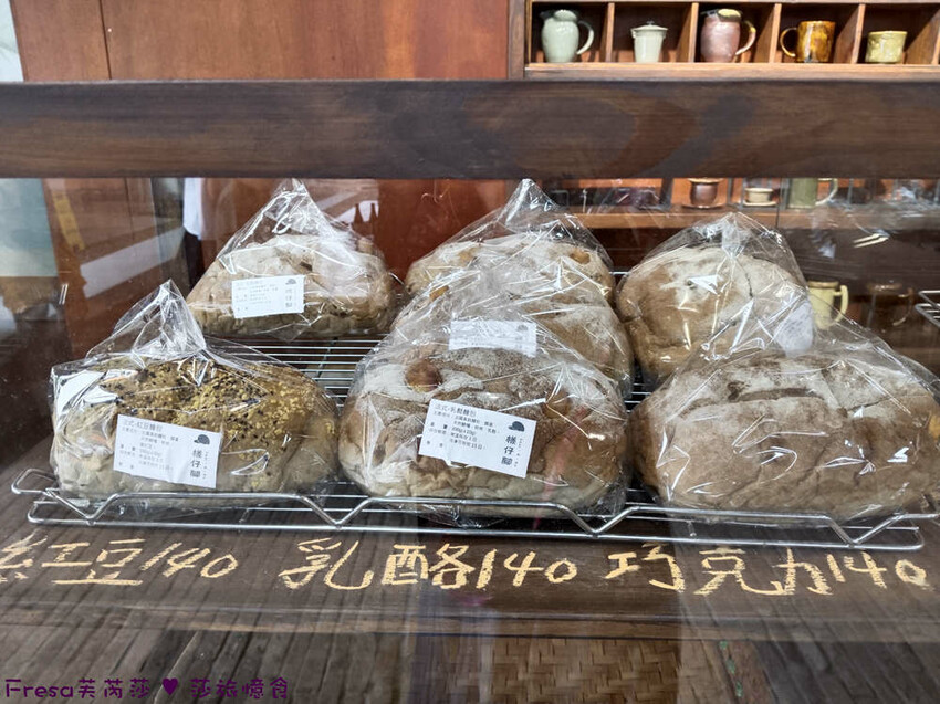 高雄市六龜區高雄旅遊│客庄山城趣│騎乘電輔車逛新威森林公園.六龜傳統辦桌菜+老街巡禮+檨仔腳DIY窯烤麵包.入住寶來